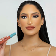 Load image into Gallery viewer, Queen B